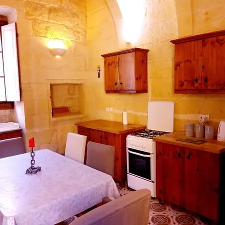 Casa de Férias Ir-remissa Holiday Farmhouse W/pool Xagħra