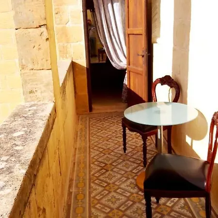 Ir-remissa Holiday Farmhouse W/pool Xagħra