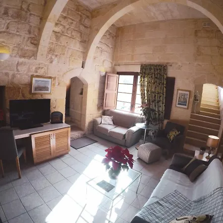Ir-remissa Holiday Farmhouse W/pool * Xagħra