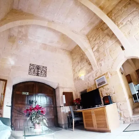 Ir-remissa Holiday Farmhouse W/pool Casa de Férias