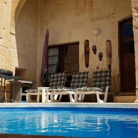 Ir-remissa Holiday Farmhouse W/pool Xagħra