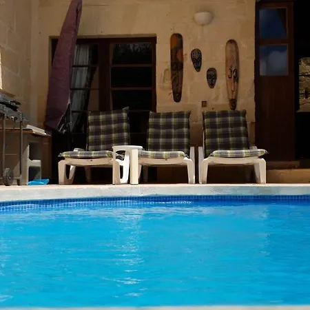 Ir-remissa Holiday Farmhouse W/pool Casa de Férias