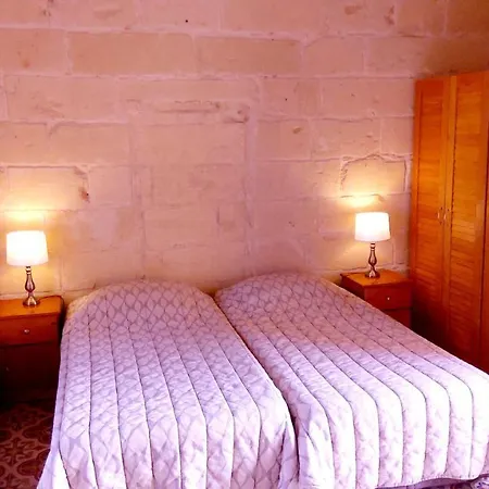 Ir-remissa Holiday Farmhouse W/pool Xaghra